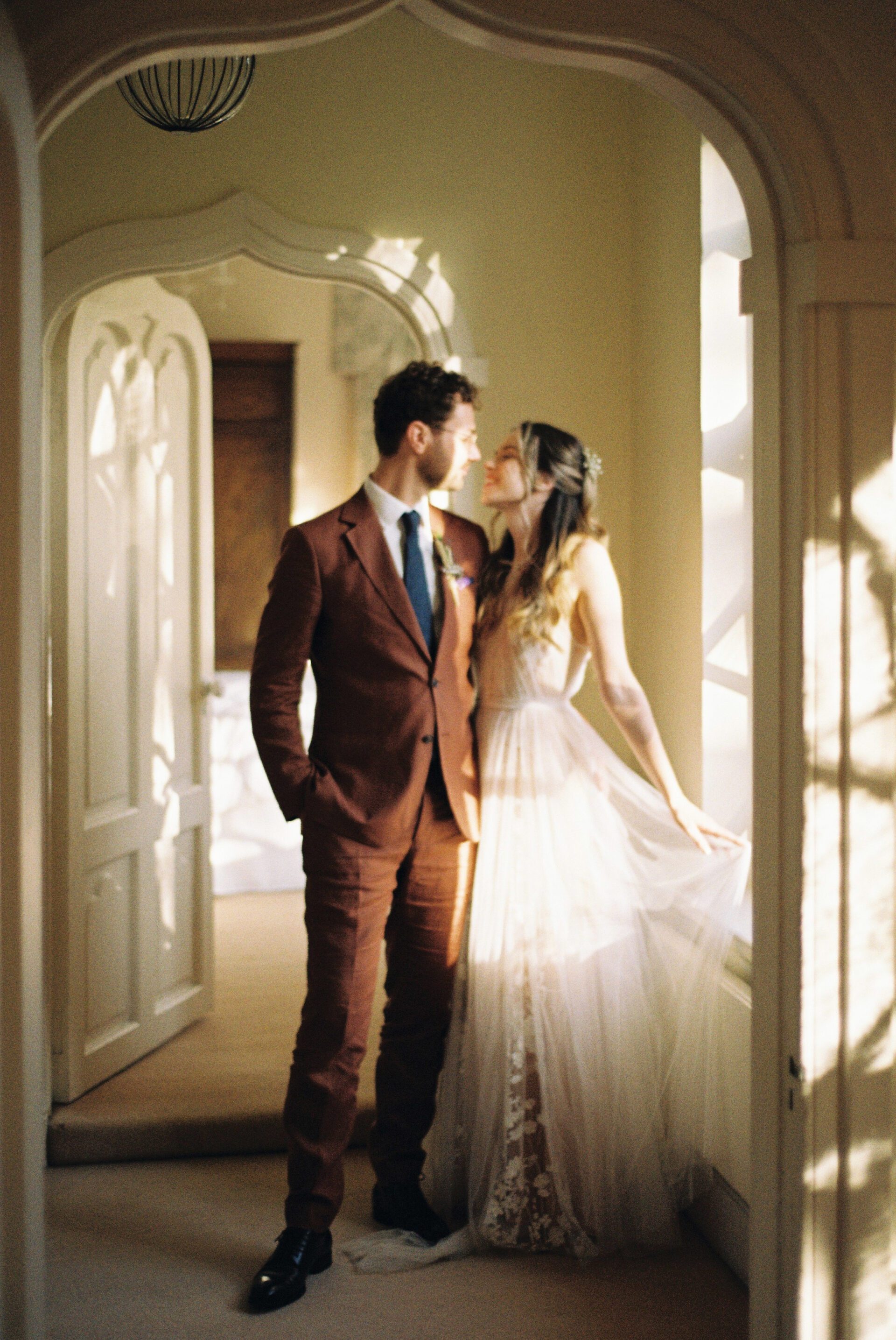 Timeless wedding photography captured on 35mm in Gloucestershire