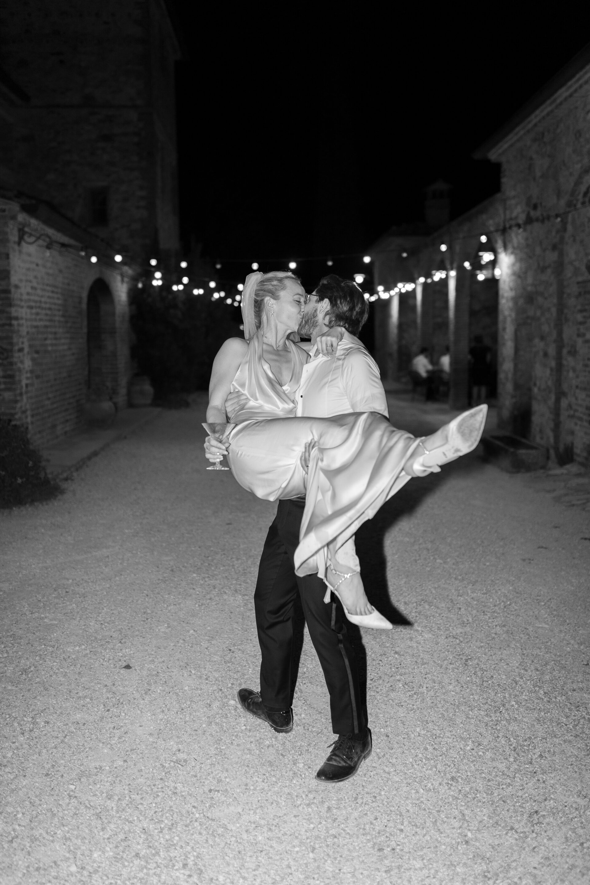 Direct flash portraits at luxury Italian wedding in Tuscany